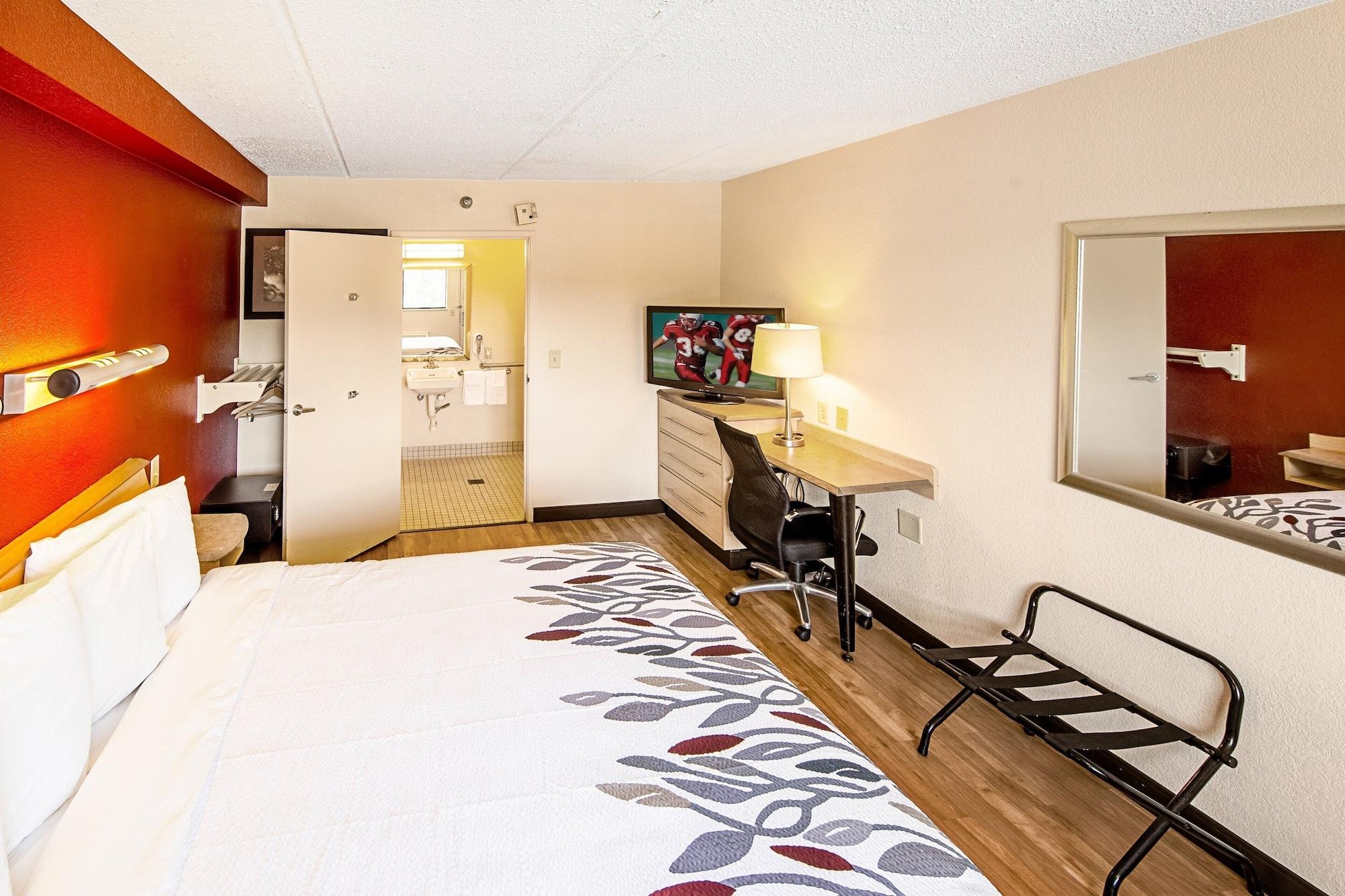 Red Roof Inn Toledo University Экстерьер фото
