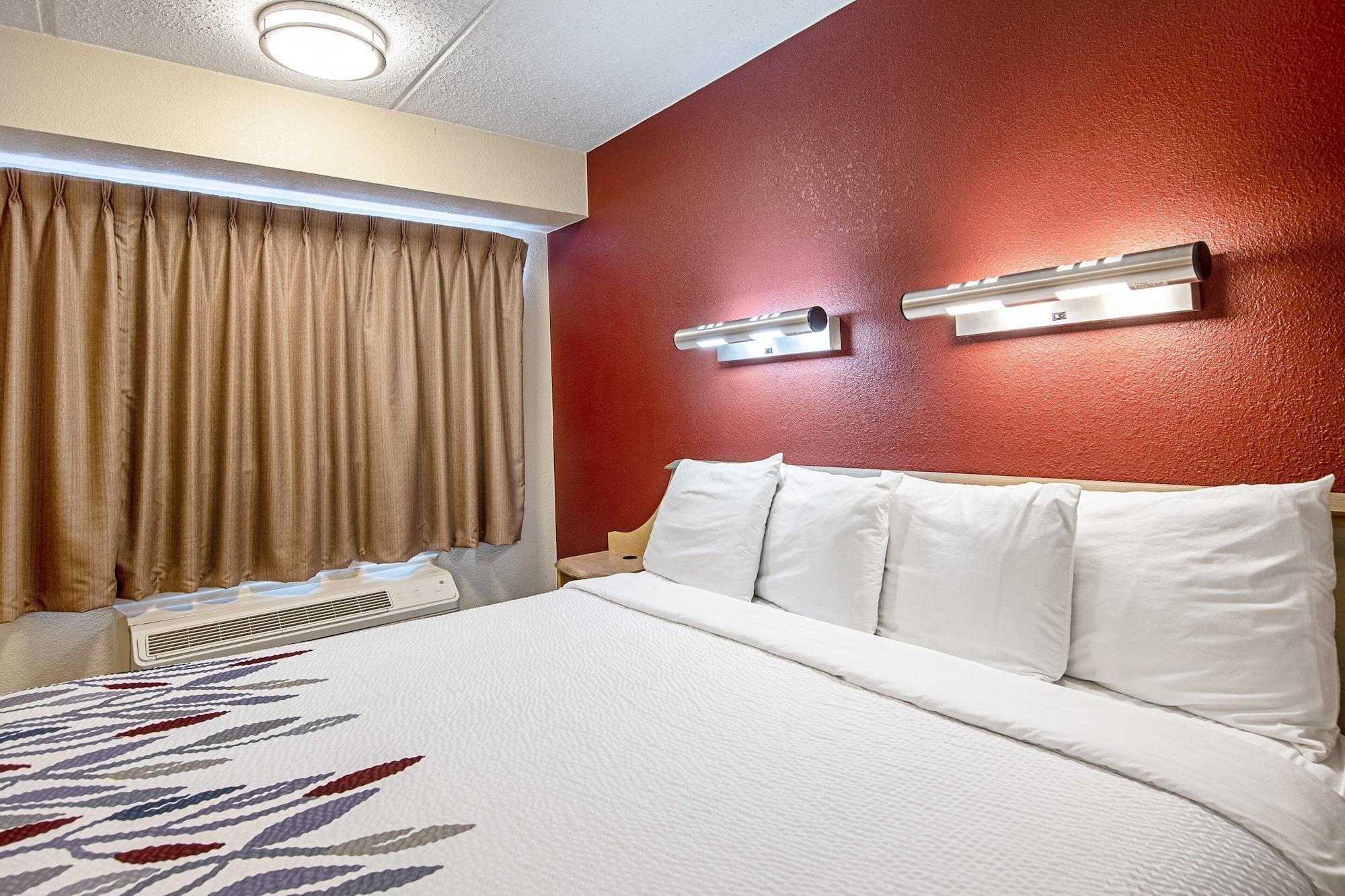Red Roof Inn Toledo University Экстерьер фото