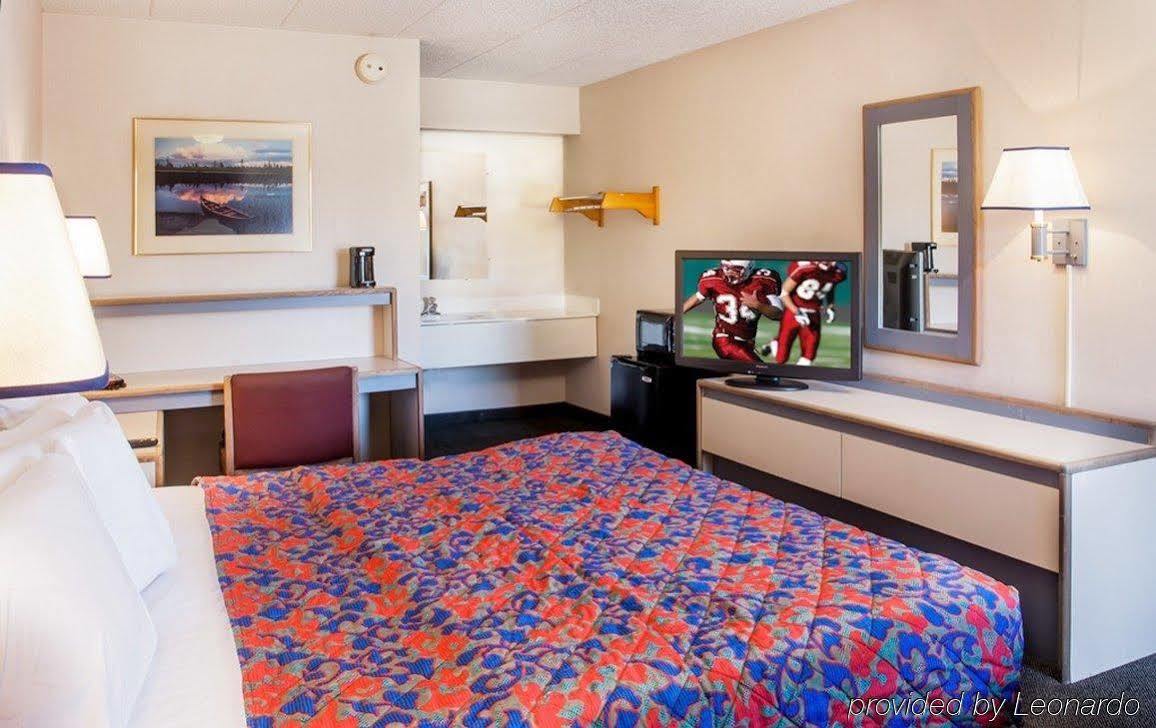 Red Roof Inn Toledo University Экстерьер фото